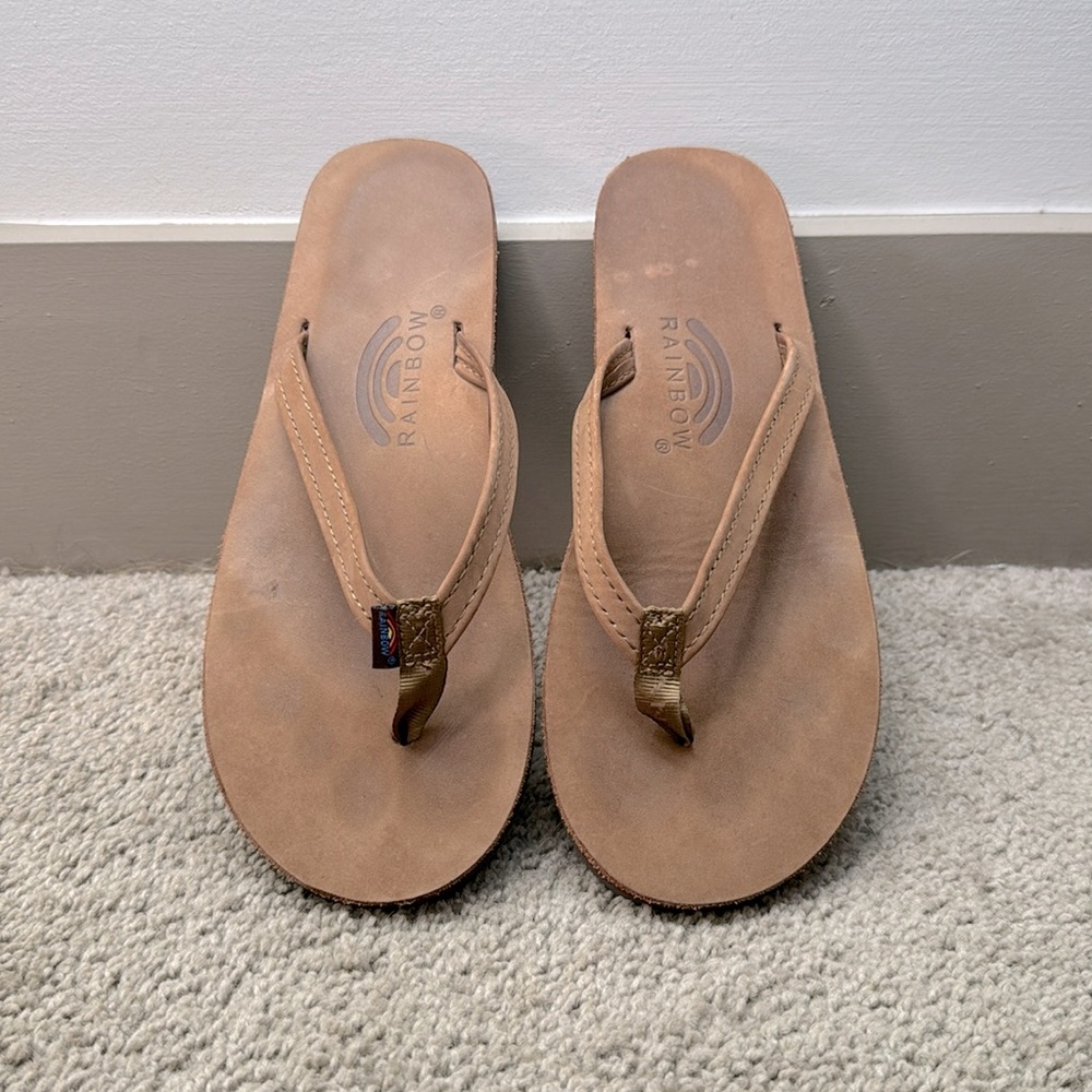 Thin-strap Rainbow flip flop sandals ~ size 7.5-8.5